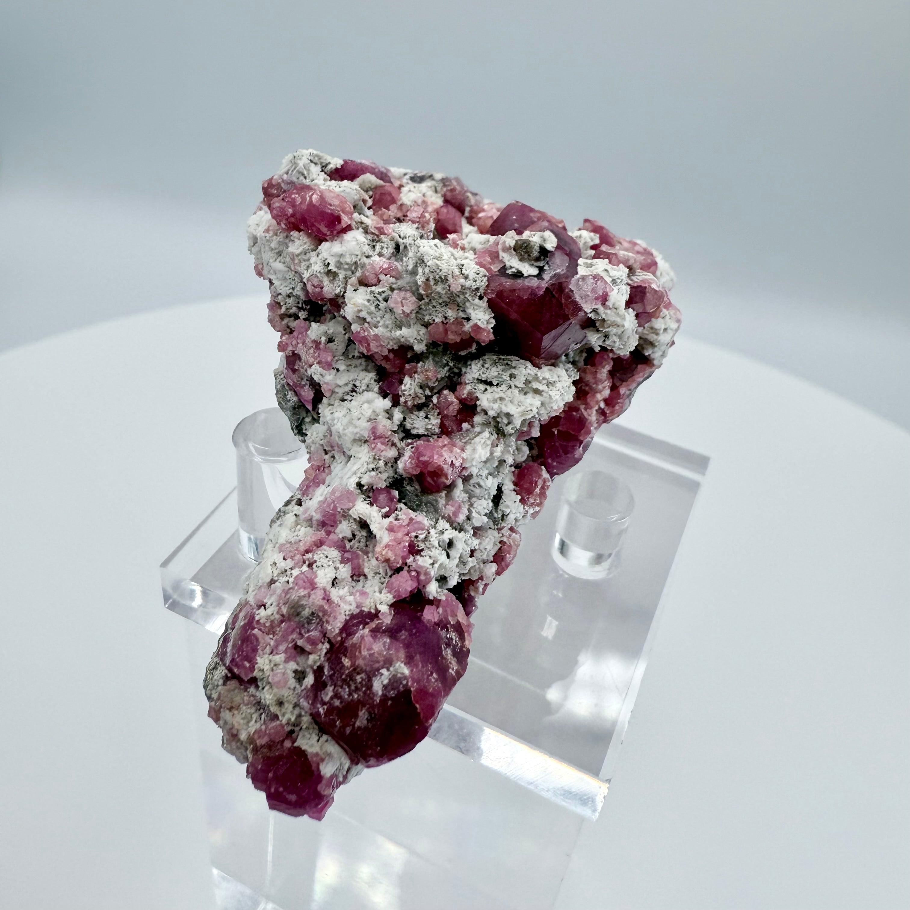 Raspberry Grossular Garnet 8.5cmx5cm