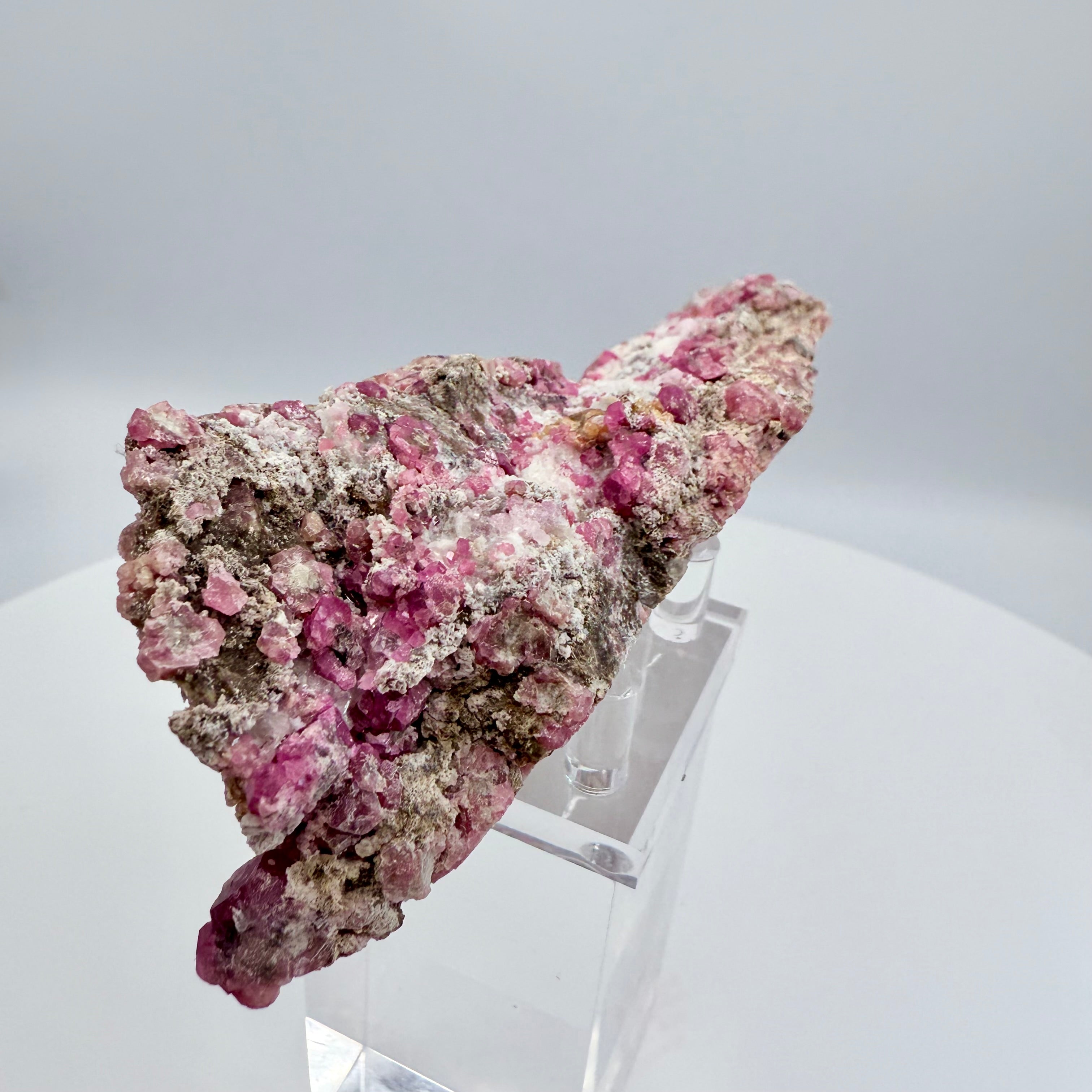 Raspberry Grossular Garnet 16x5cm