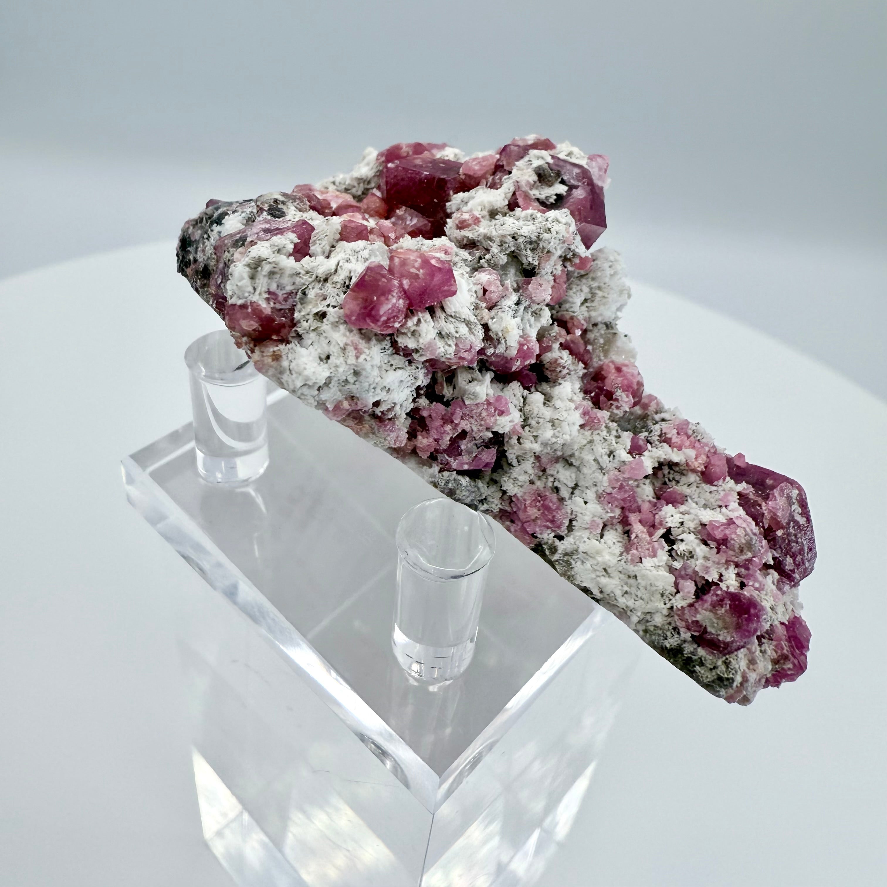 Raspberry Grossular Garnet 8.5cmx5cm