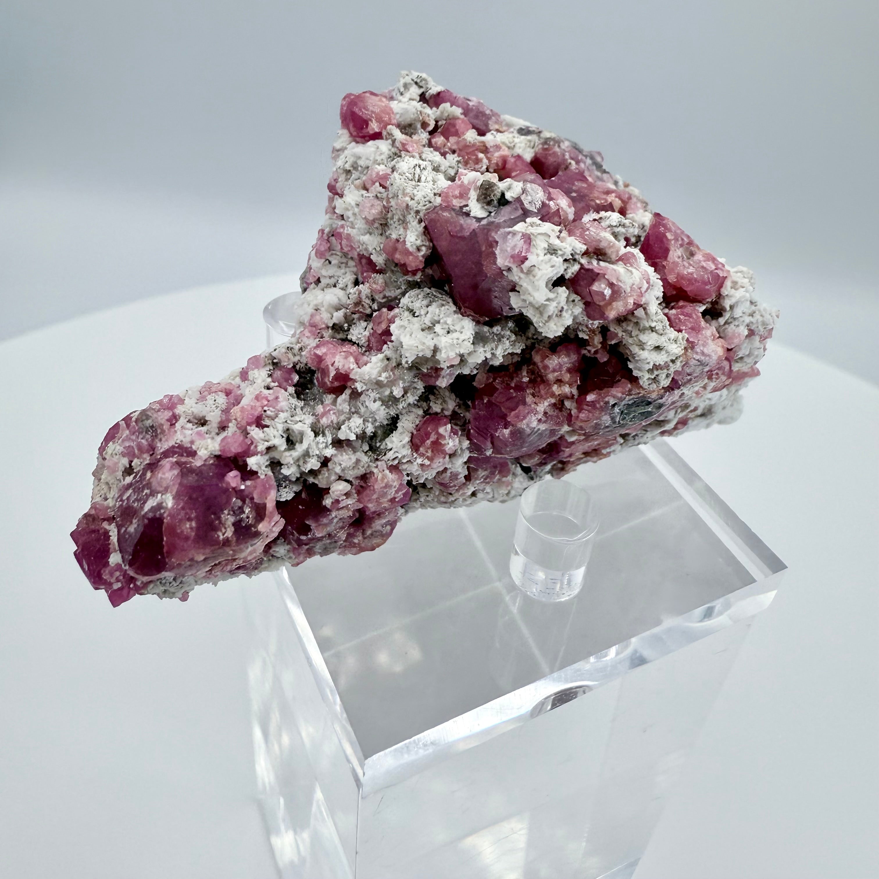 Raspberry Grossular Garnet 8.5cmx5cm
