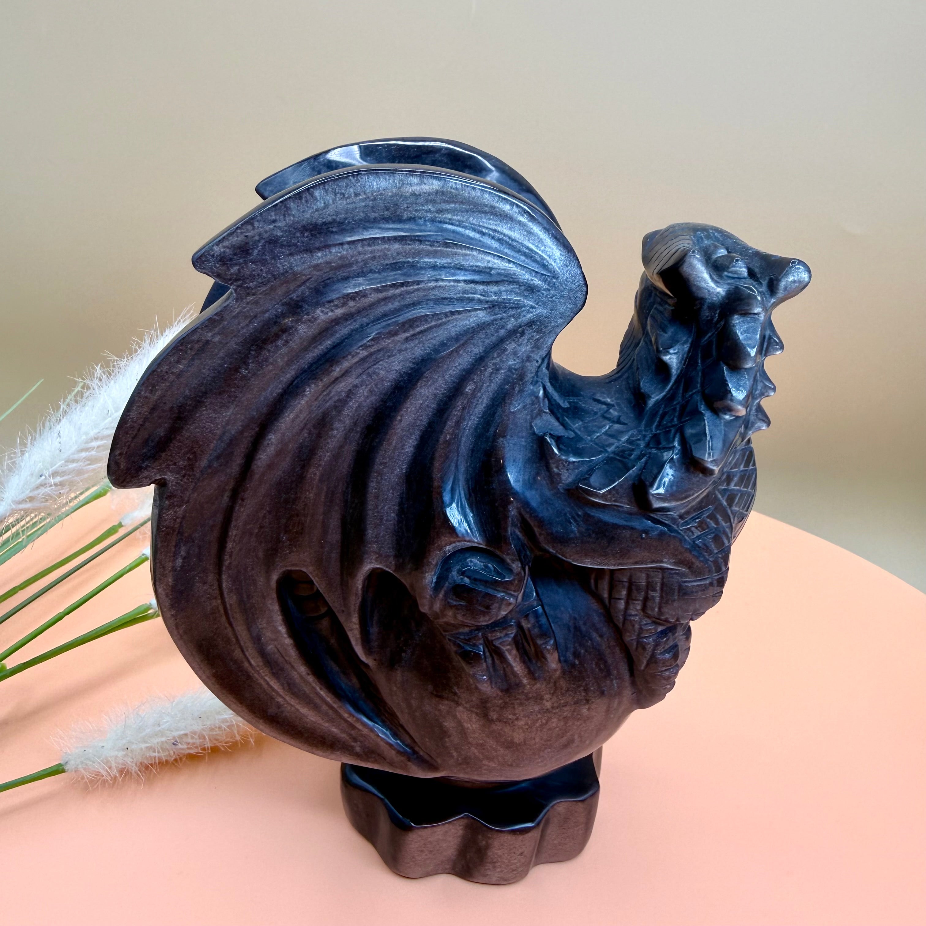 Silver Sheen Obsidian Gryphon [XB599]