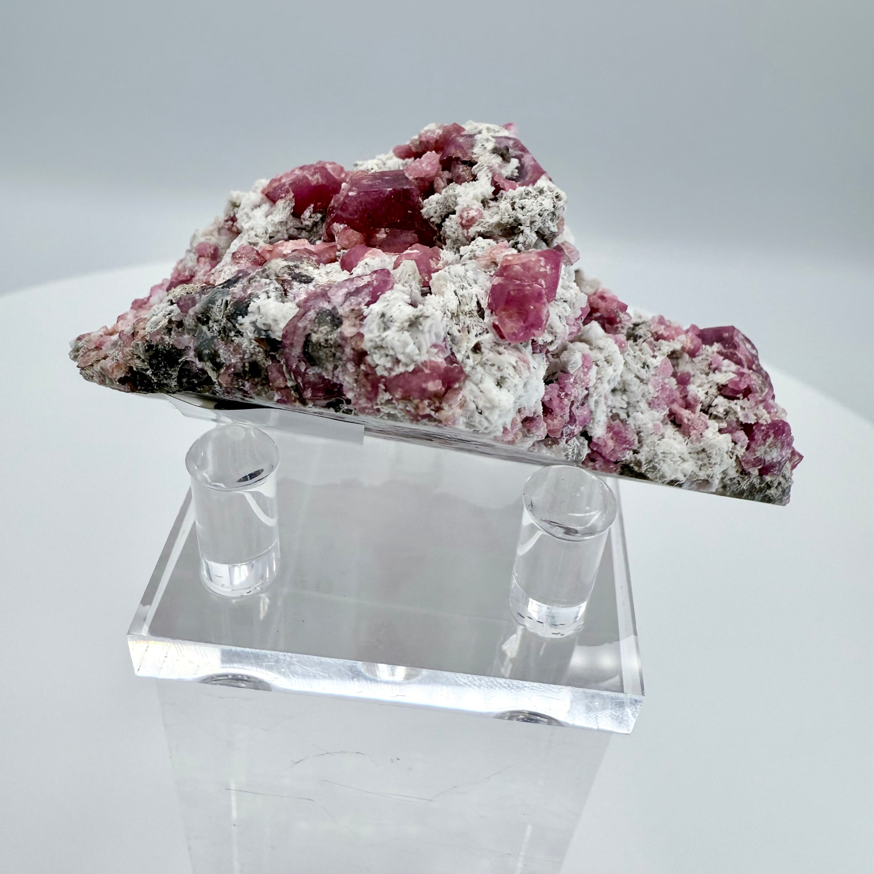Raspberry Grossular Garnet 8.5cmx5cm
