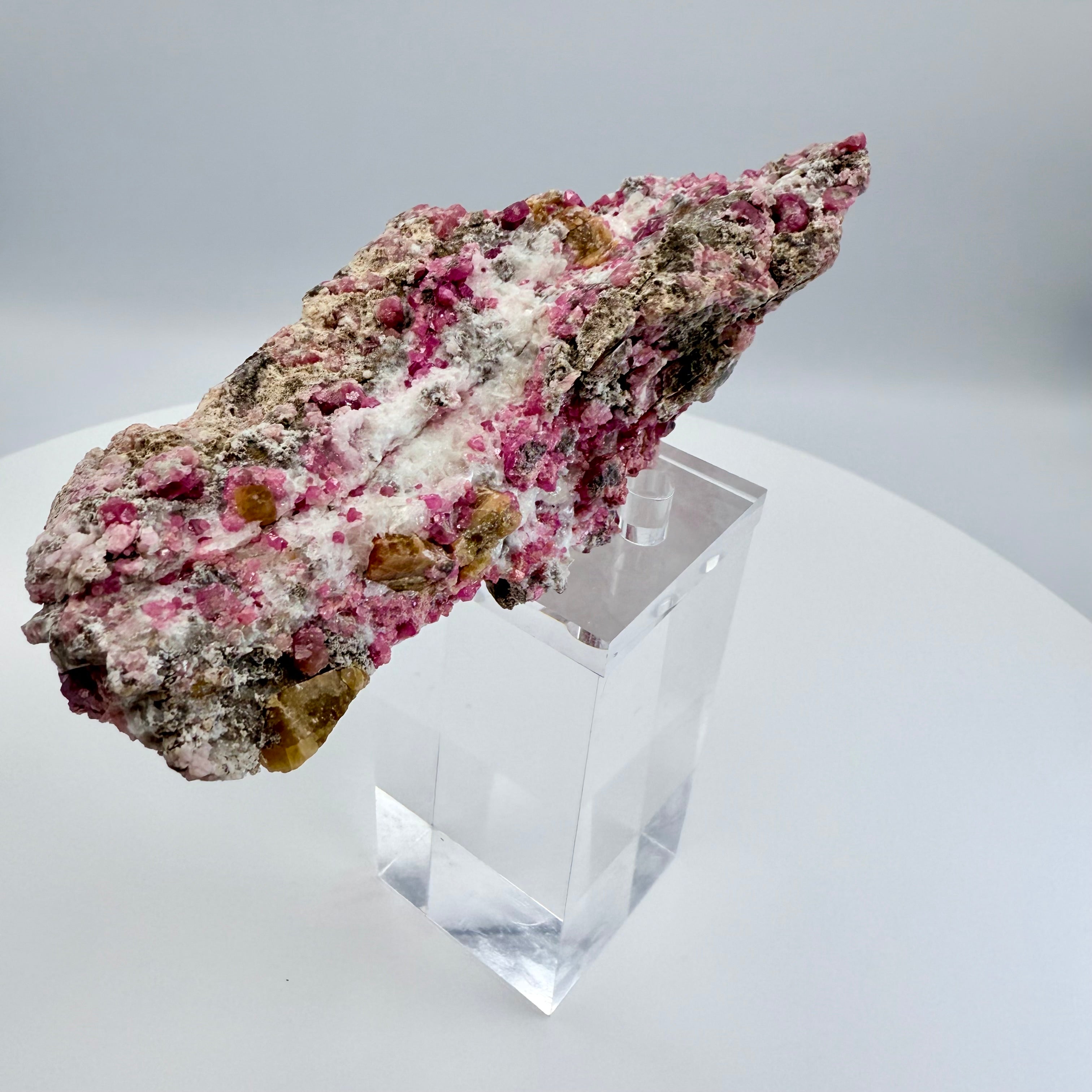 Raspberry Grossular Garnet 16x5cm