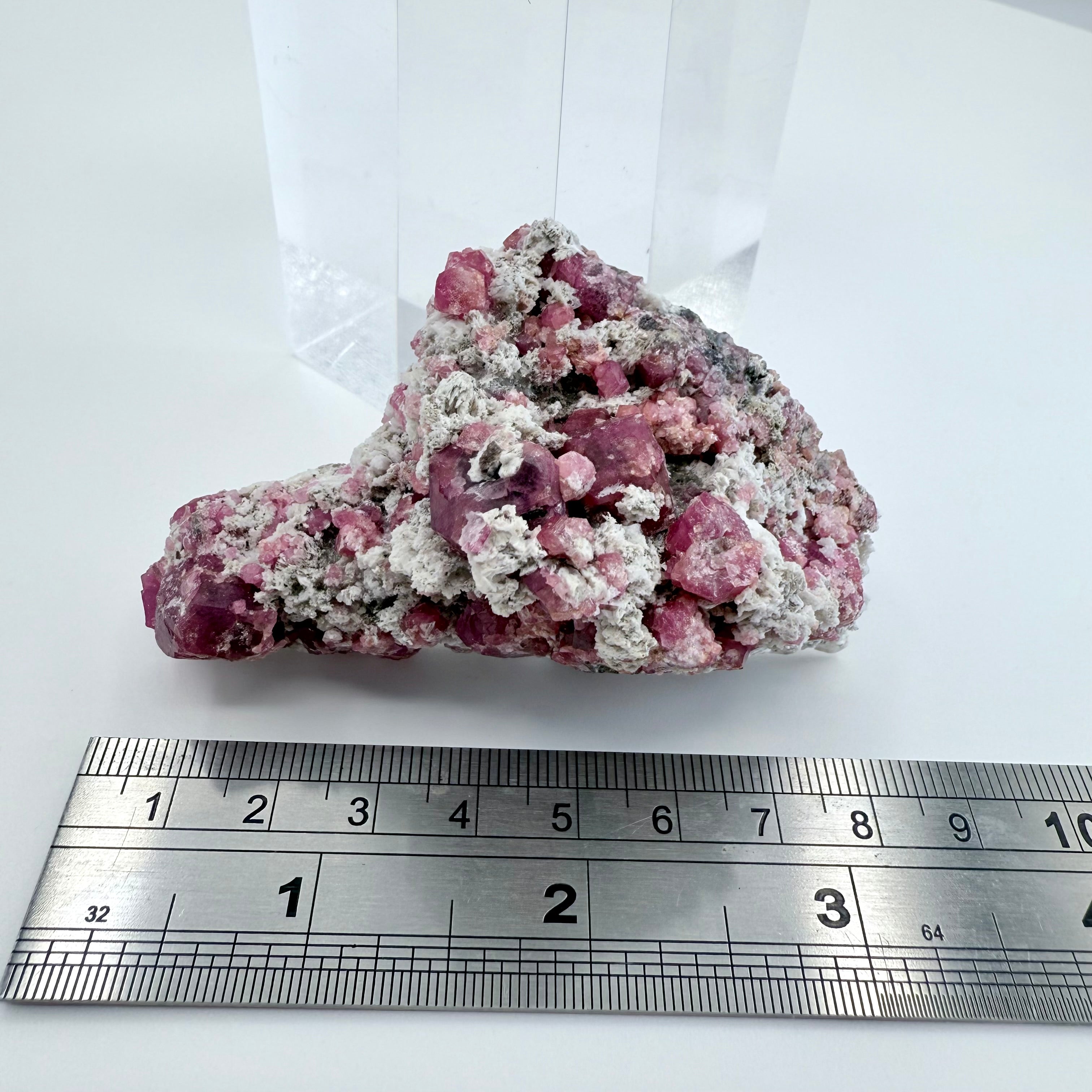 Raspberry Grossular Garnet 8.5cmx5cm