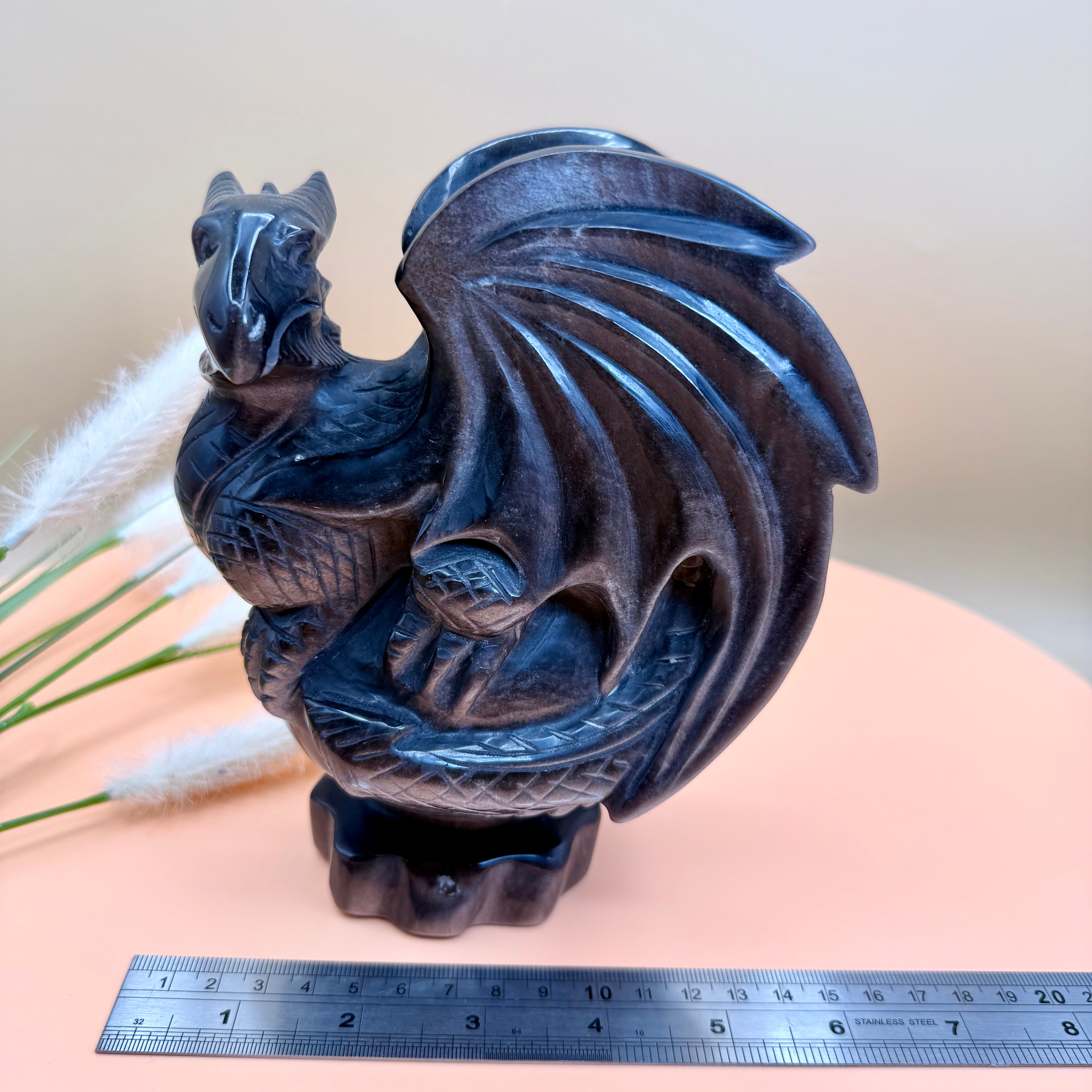 Silver Sheen Obsidian Gryphon [XB599]