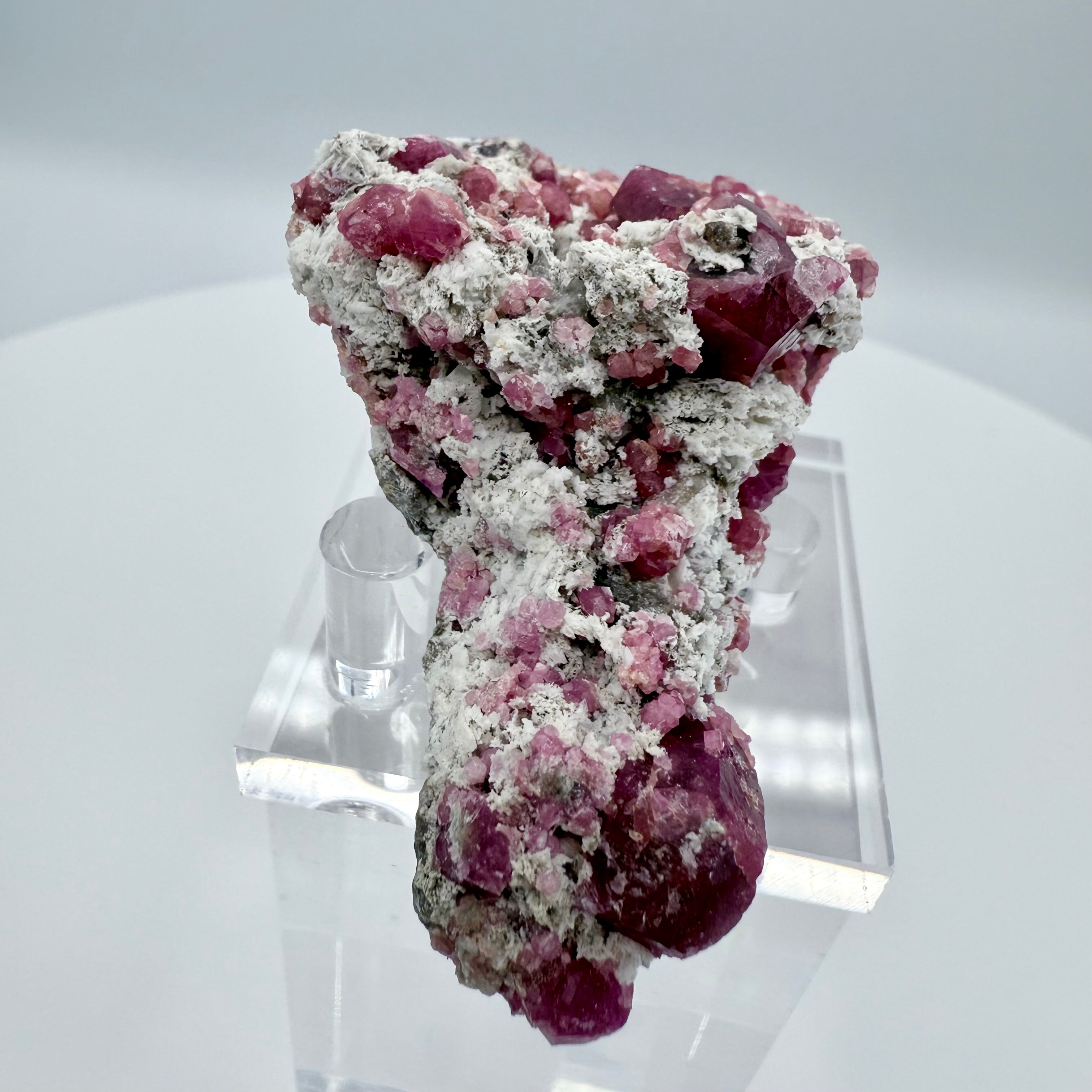 Raspberry Grossular Garnet 8.5cmx5cm